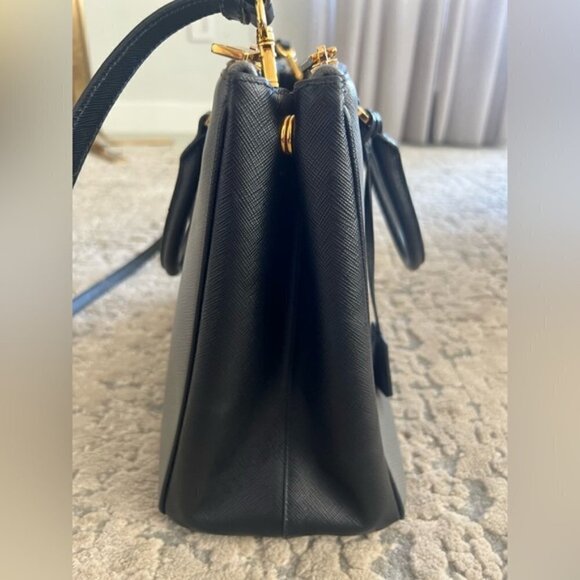 Authentic Prada Saffiano Two Tone Leather Tote - Picture 2 of 15